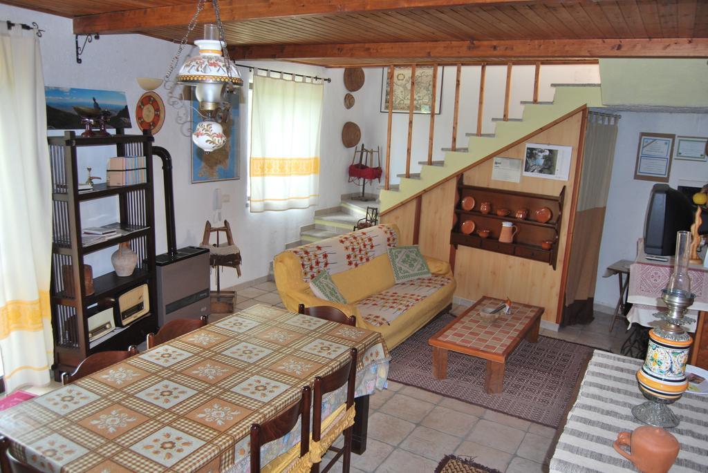 B&B Baddesalighes Bolotana Εξωτερικό φωτογραφία
